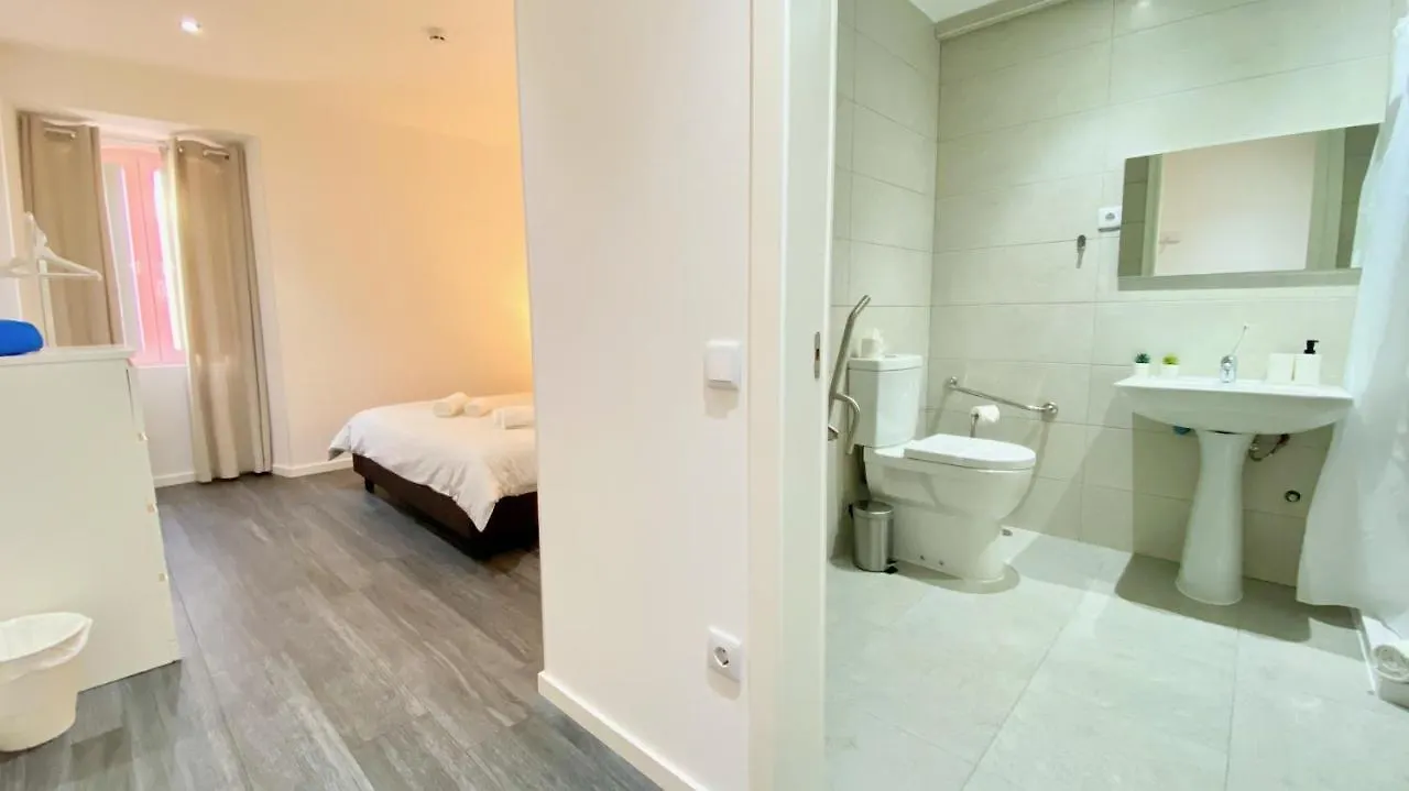 Casa Amarela Guesthouse 알부페이라 2*,