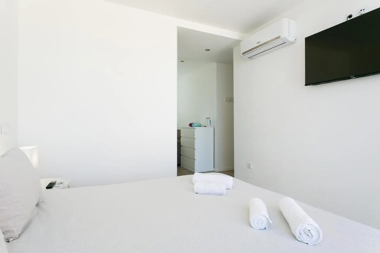 Casa Amarela Guesthouse 알부페이라