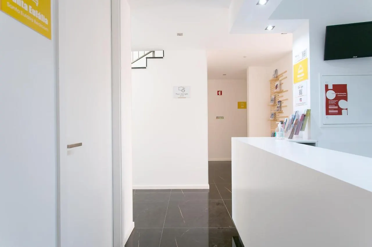 Casa Amarela Guesthouse Албуфейра